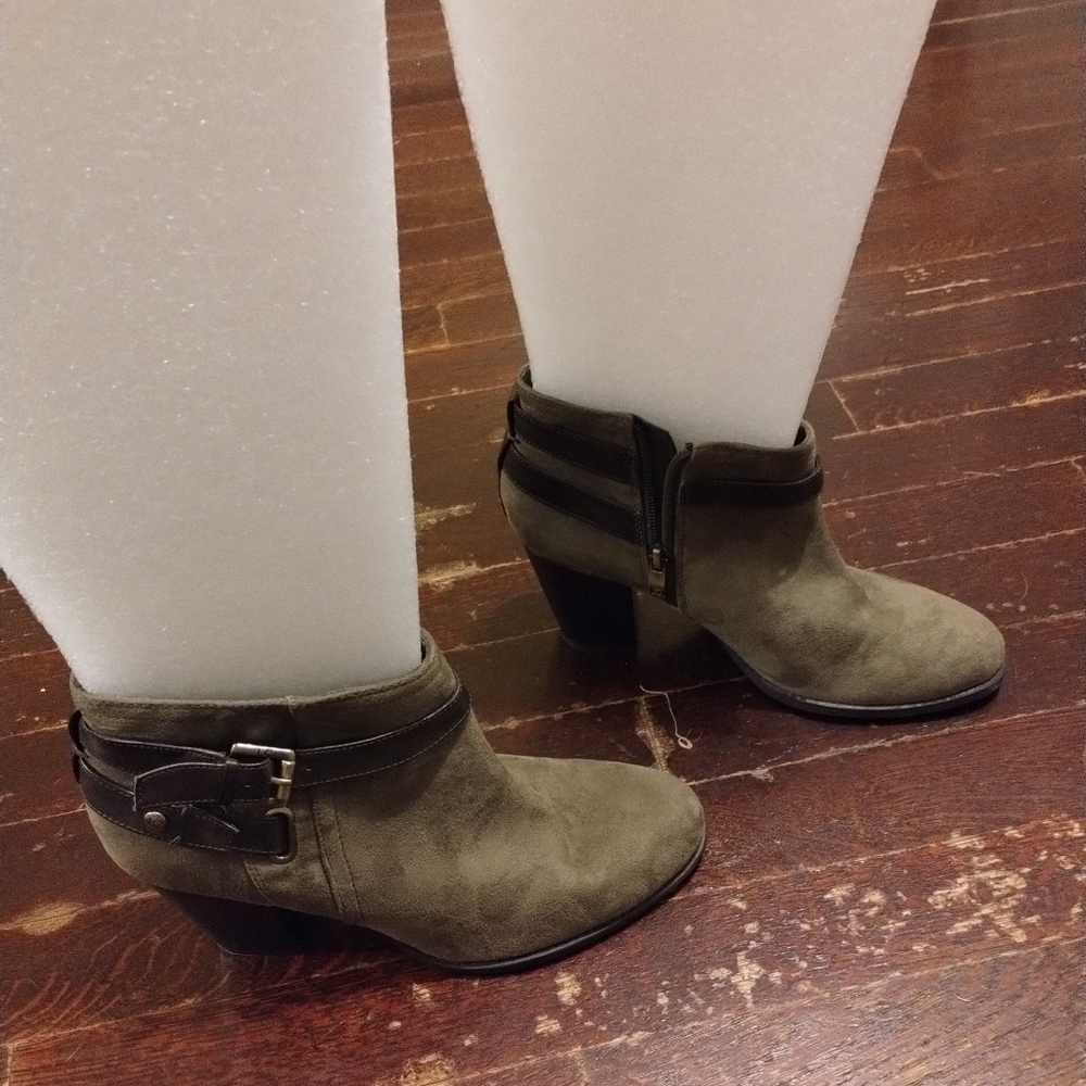Liz Claiborne Ankle Bootie